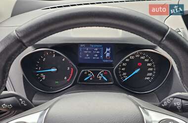 Внедорожник / Кроссовер Ford Kuga 2013 в 