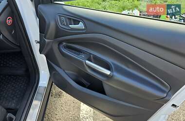Внедорожник / Кроссовер Ford Kuga 2013 в 
