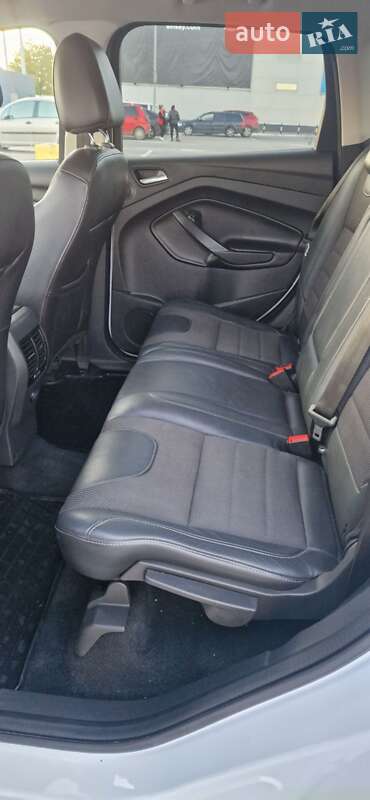 Внедорожник / Кроссовер Ford Kuga 2013 в Черновцах