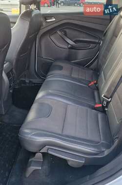 Позашляховик / Кросовер Ford Kuga 2013 в 