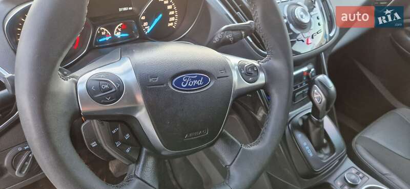 Внедорожник / Кроссовер Ford Kuga 2013 в Черновцах