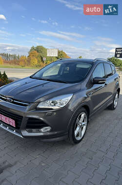 Позашляховик / Кросовер Ford Kuga 2014 в  фото 4 Позашляховик / Кросовер Ford Kuga 2014 в
