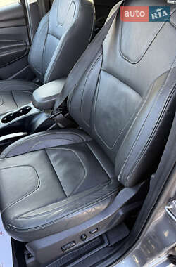 Позашляховик / Кросовер Ford Kuga 2014 в  фото 17 Позашляховик / Кросовер Ford Kuga 2014 в
