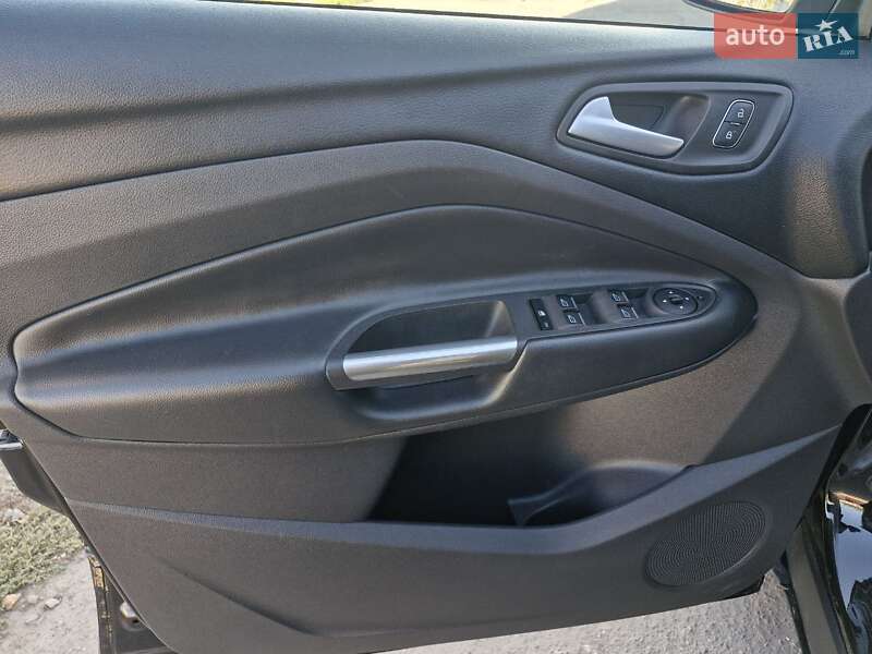 Позашляховик / Кросовер Ford Kuga 2019 в Миколаєві