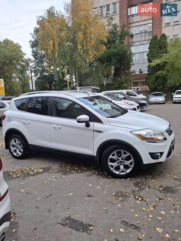 Позашляховик / Кросовер Ford Kuga 2010 в Києві