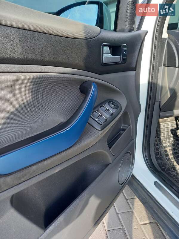 Позашляховик / Кросовер Ford Kuga 2009 в Полтаві