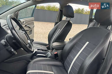 Позашляховик / Кросовер Ford Kuga 2009 в  фото 8 Позашляховик / Кросовер Ford Kuga 2009 в