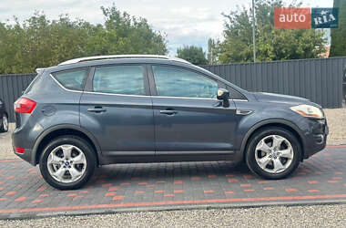 Позашляховик / Кросовер Ford Kuga 2009 в  фото 4 Позашляховик / Кросовер Ford Kuga 2009 в