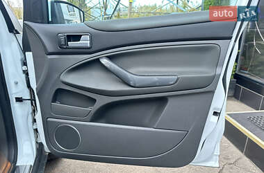 Позашляховик / Кросовер Ford Kuga 2010 в 