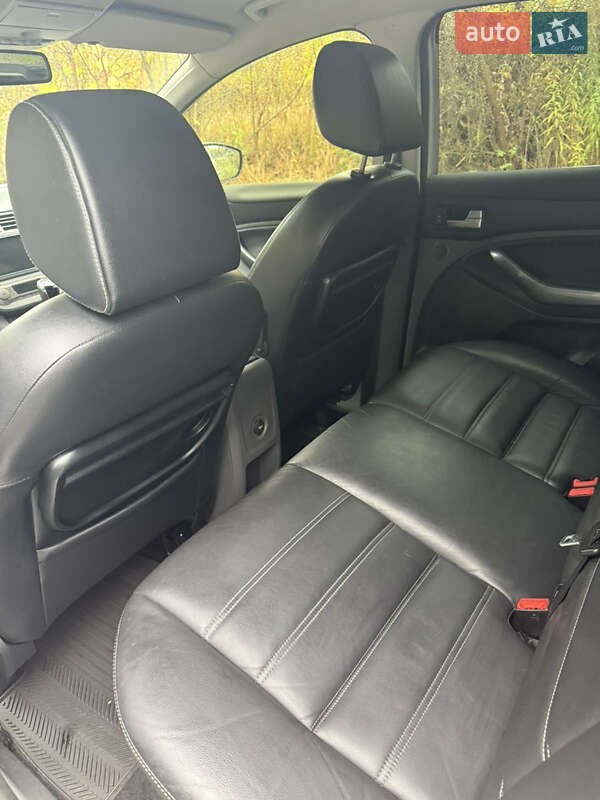 Позашляховик / Кросовер Ford Kuga 2012 в Києві