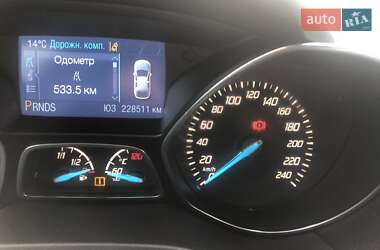 Позашляховик / Кросовер Ford Kuga 2013 в  фото 17 Позашляховик / Кросовер Ford Kuga 2013 в