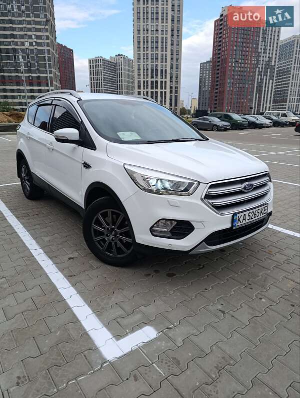 Внедорожник / Кроссовер Ford Kuga 2018 в Киеве