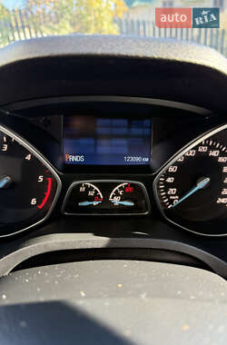 Внедорожник / Кроссовер Ford Kuga 2014 в 