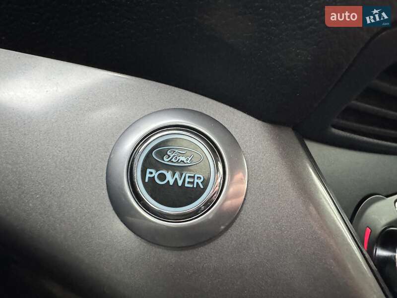 Внедорожник / Кроссовер Ford Kuga 2013 в Киеве