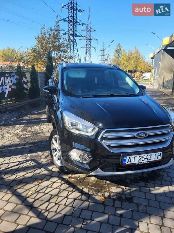 Внедорожник / Кроссовер Ford Kuga 2019 в 