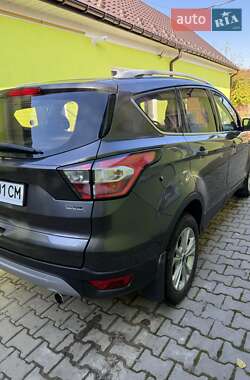Позашляховик / Кросовер Ford Kuga 2018 в  фото 3 Позашляховик / Кросовер Ford Kuga 2018 в