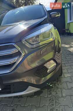 Позашляховик / Кросовер Ford Kuga 2018 в  фото 9 Позашляховик / Кросовер Ford Kuga 2018 в