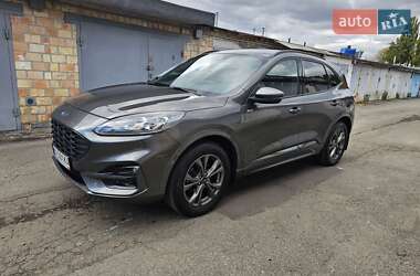 Внедорожник / Кроссовер Ford Kuga 2023 в 