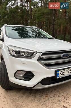 Внедорожник / Кроссовер Ford Kuga 2019 в 