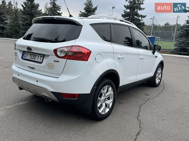 Позашляховик / Кросовер Ford Kuga 2011 в Києві
