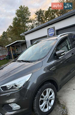 Позашляховик / Кросовер Ford Kuga 2019 в  фото 12 Позашляховик / Кросовер Ford Kuga 2019 в