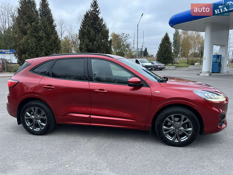 Внедорожник / Кроссовер Ford Kuga 2021 в Хмельницком