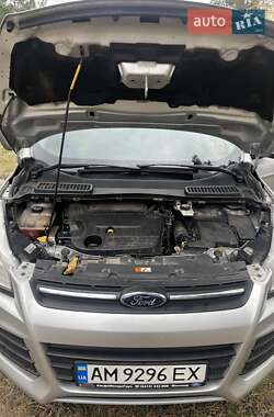 Позашляховик / Кросовер Ford Kuga 2014 в  фото 19 Позашляховик / Кросовер Ford Kuga 2014 в