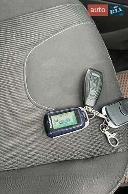 Позашляховик / Кросовер Ford Kuga 2014 в  фото 20 Позашляховик / Кросовер Ford Kuga 2014 в