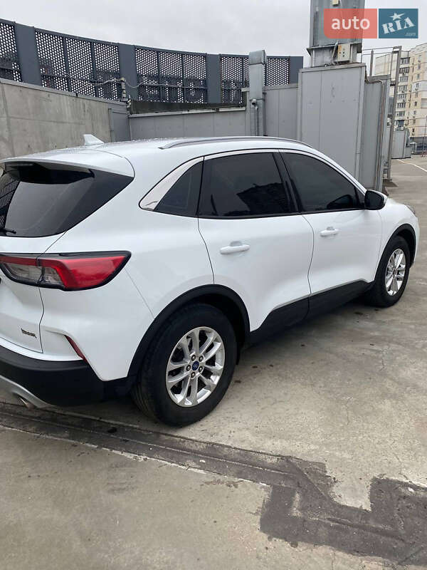 Внедорожник / Кроссовер Ford Kuga 2022 в Киеве