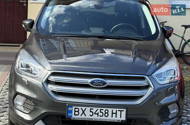 Позашляховик / Кросовер Ford Kuga 2019 в  фото 18 Позашляховик / Кросовер Ford Kuga 2019 в