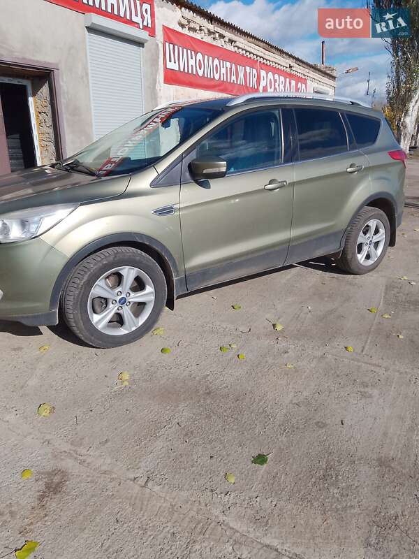 Внедорожник / Кроссовер Ford Kuga 2013 в Великой Александровке