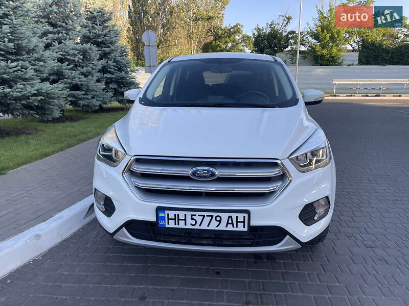 Позашляховик / Кросовер Ford Kuga 2018 в Одесі