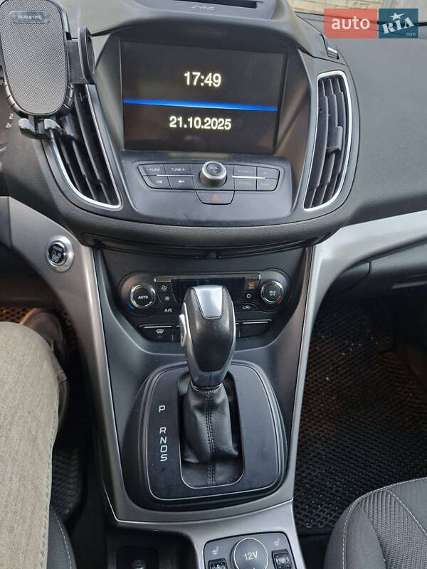 Позашляховик / Кросовер Ford Kuga 2016 в Хмельницькому