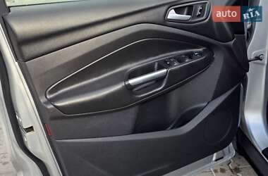 Внедорожник / Кроссовер Ford Kuga 2013 в 