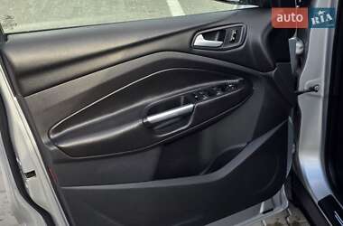 Внедорожник / Кроссовер Ford Kuga 2013 в 