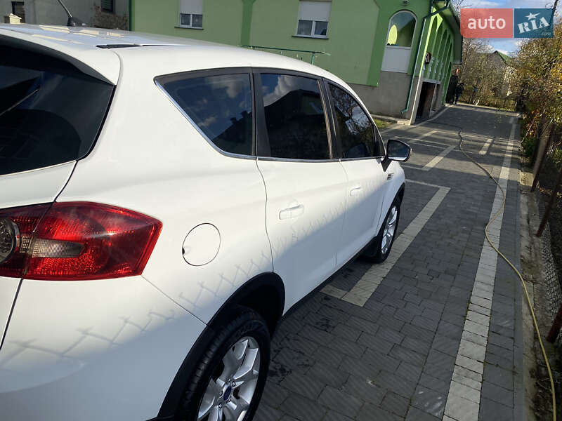 Позашляховик / Кросовер Ford Kuga 2011 в Стрию