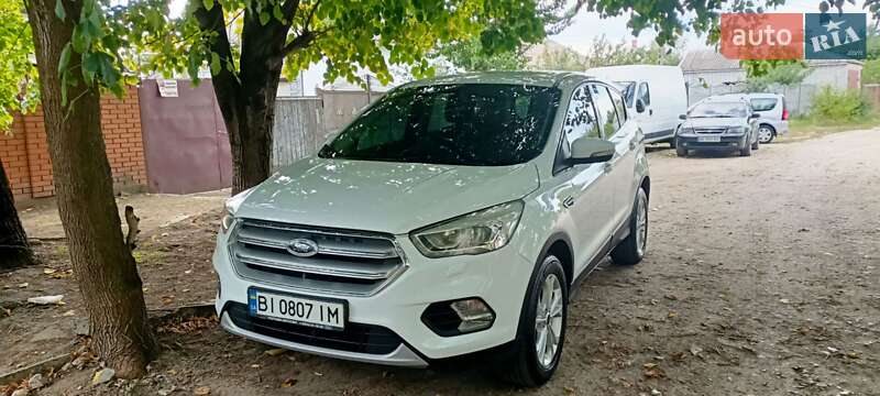 Внедорожник / Кроссовер Ford Kuga 2018 в Днепре фото 10 Внедорожник / Кроссовер Ford Kuga 2018 в Днепре