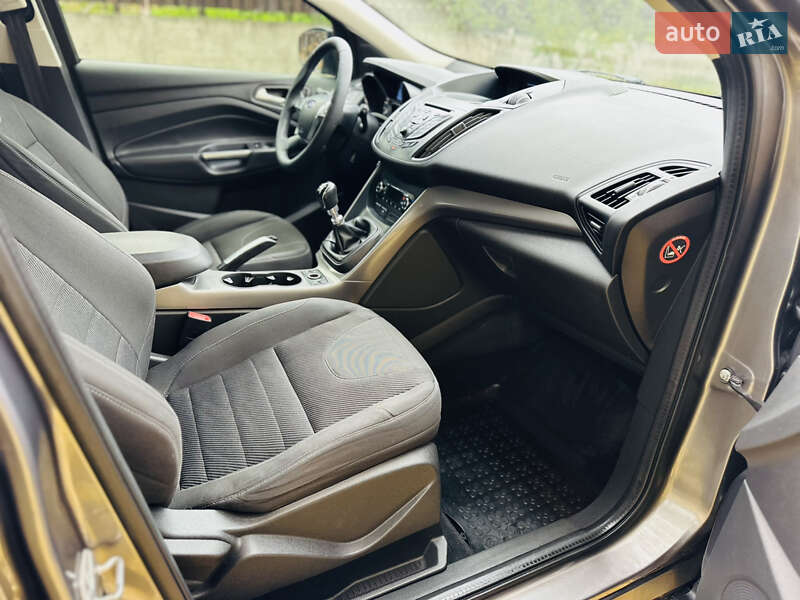 Позашляховик / Кросовер Ford Kuga 2013 в Києві фото 42 Позашляховик / Кросовер Ford Kuga 2013 в Києві