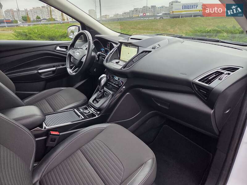 Внедорожник / Кроссовер Ford Kuga 2019 в Киеве