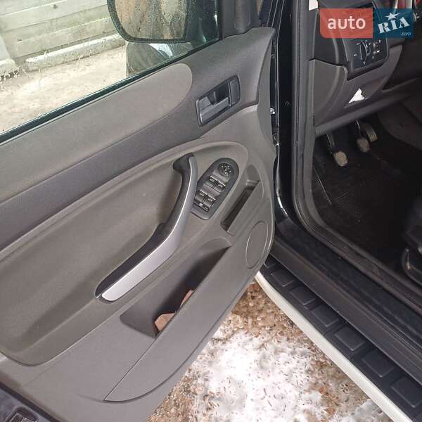 Внедорожник / Кроссовер Ford Kuga 2011 в Овруче