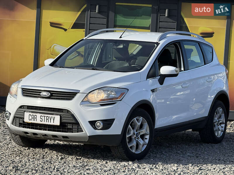 Позашляховик / Кросовер Ford Kuga 2010 в Стрию