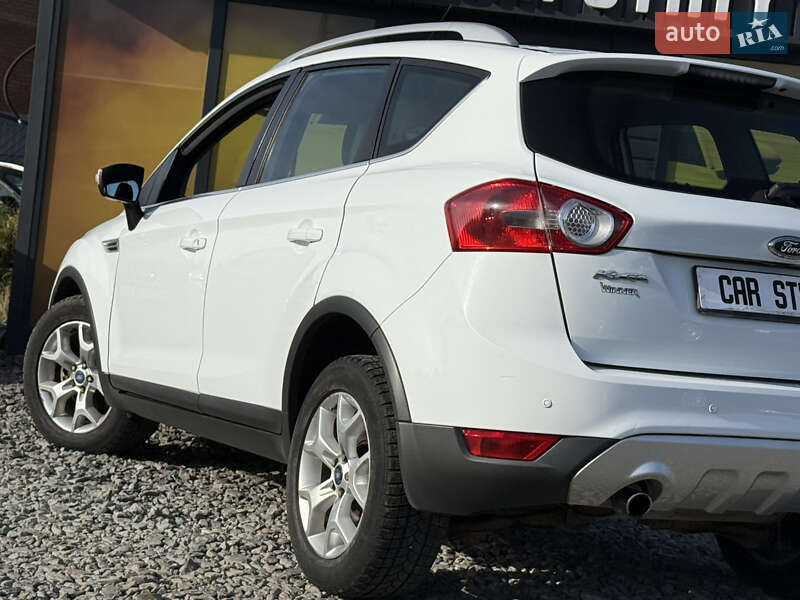 Позашляховик / Кросовер Ford Kuga 2010 в Стрию