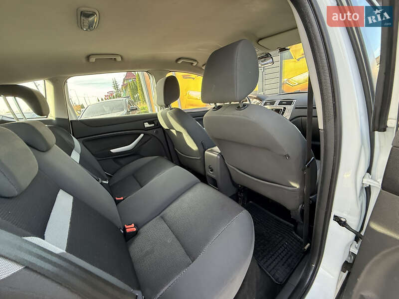 Позашляховик / Кросовер Ford Kuga 2010 в Стрию