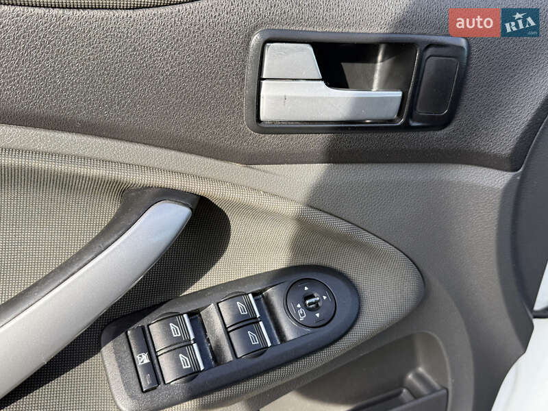 Позашляховик / Кросовер Ford Kuga 2010 в Стрию