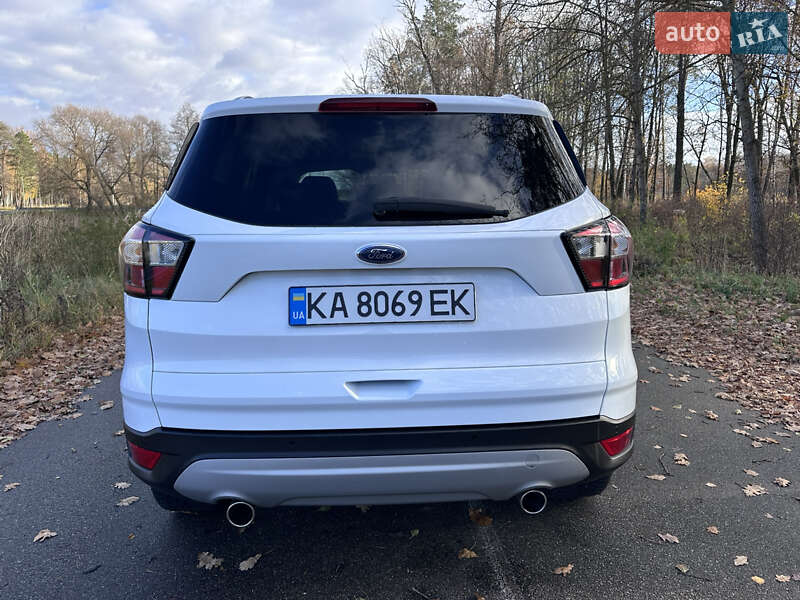 Внедорожник / Кроссовер Ford Kuga 2016 в Киеве