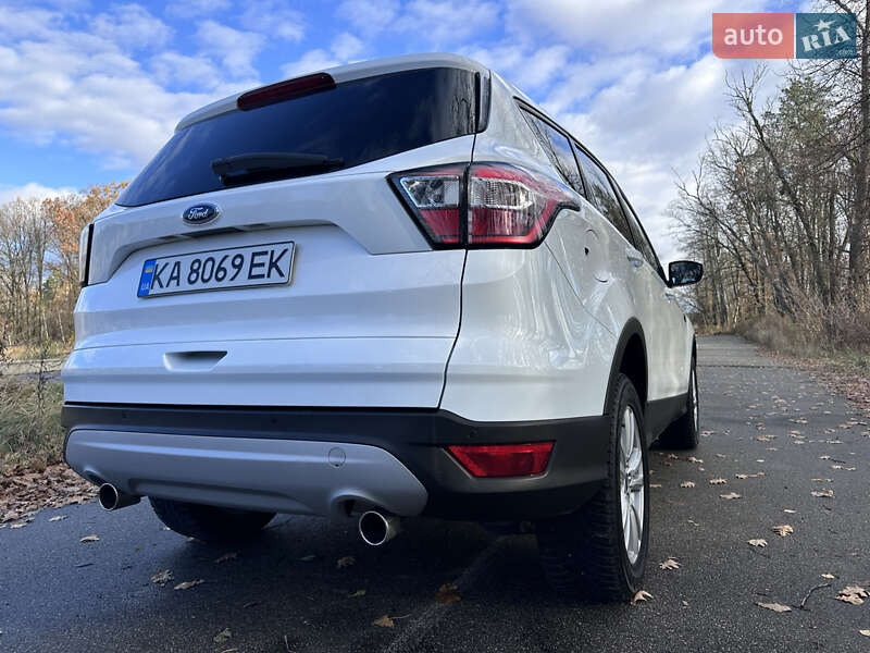 Внедорожник / Кроссовер Ford Kuga 2016 в Киеве