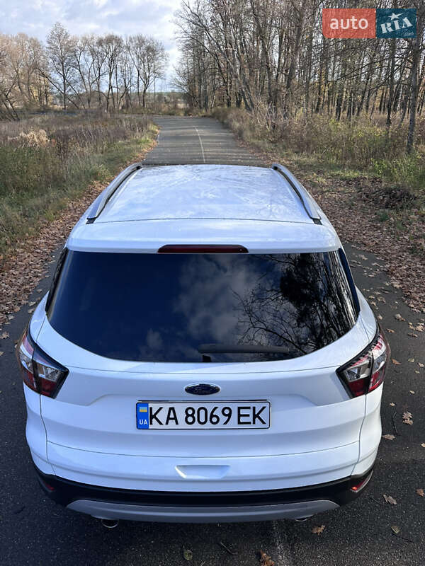 Внедорожник / Кроссовер Ford Kuga 2016 в Киеве