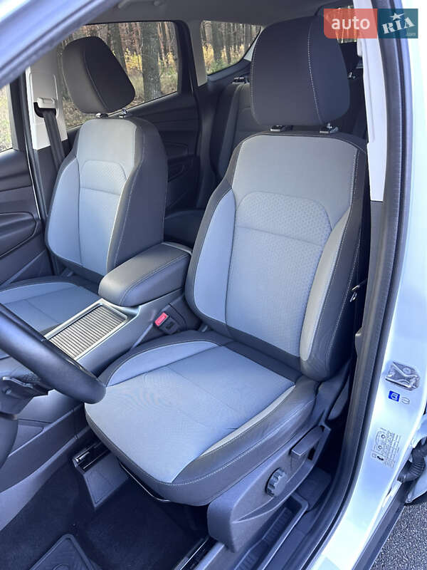 Внедорожник / Кроссовер Ford Kuga 2016 в Киеве