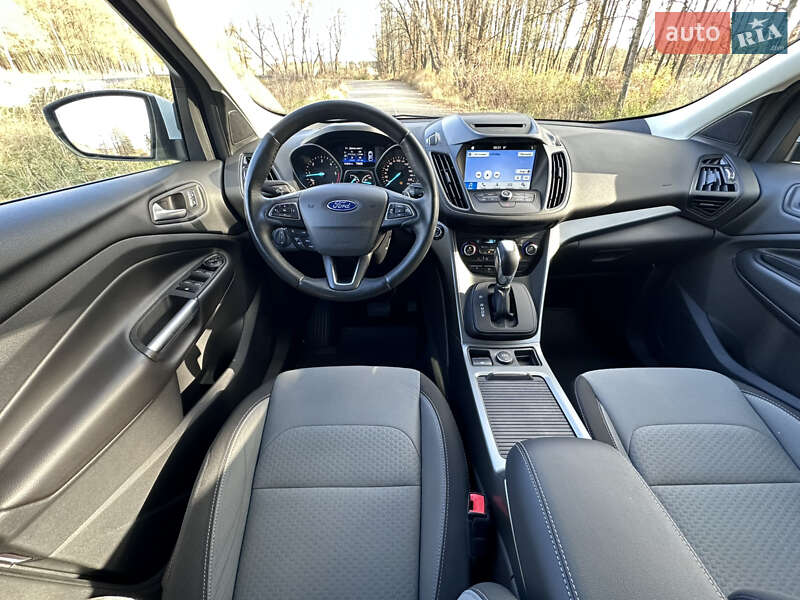 Внедорожник / Кроссовер Ford Kuga 2016 в Киеве