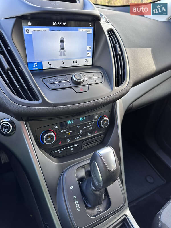 Внедорожник / Кроссовер Ford Kuga 2016 в Киеве